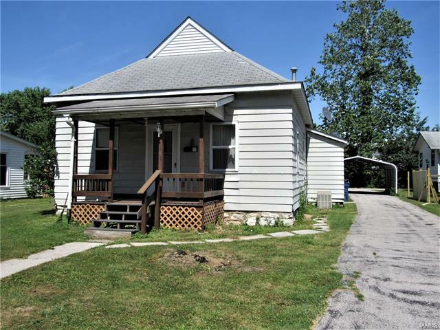 Property Photo: 1907 Worden Avenue 62002