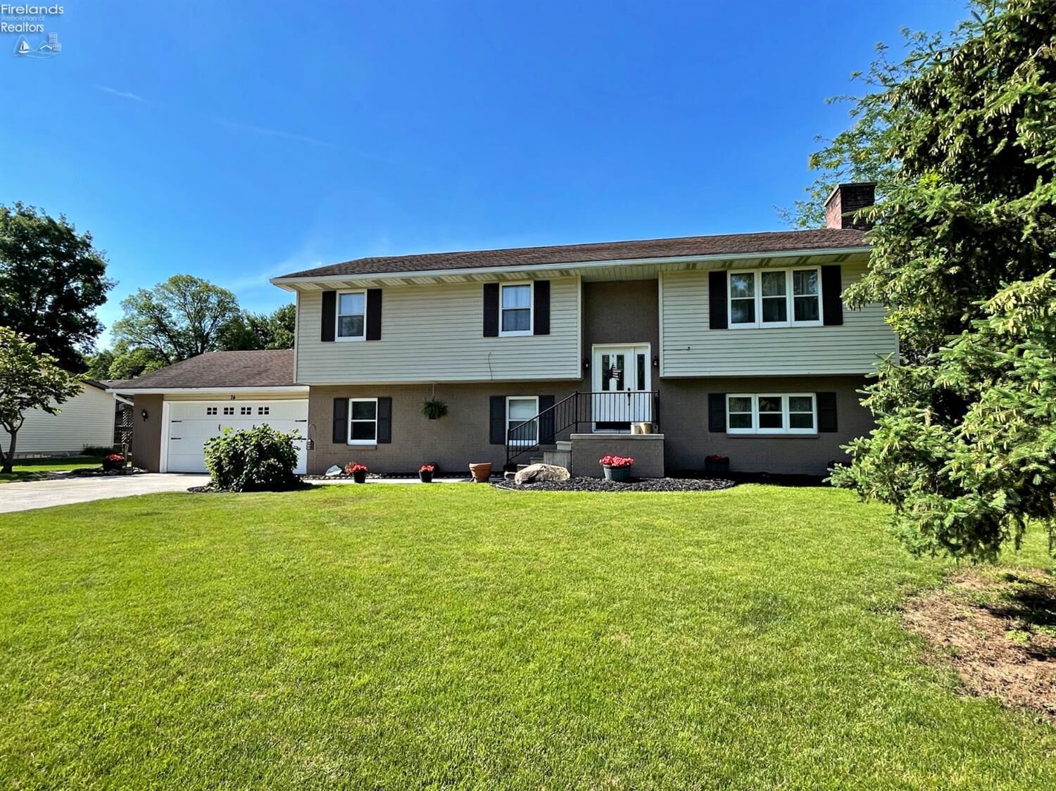 Property Photo: 74 Tecumseh Trail OH 44883