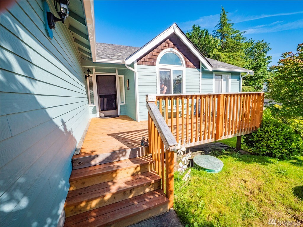 Property Photo:  9806 Lookout Dr NW  WA 98502 