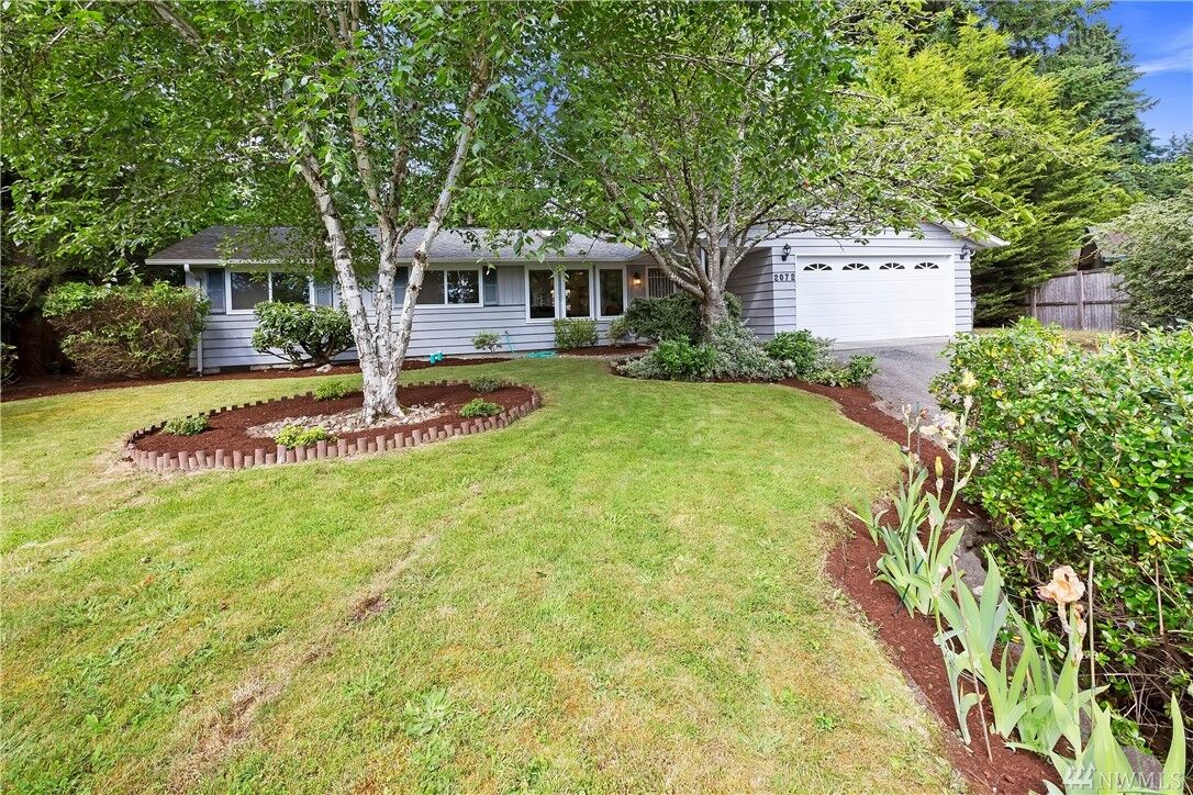 Property Photo: 2072 SE Beech Ct WA 98366