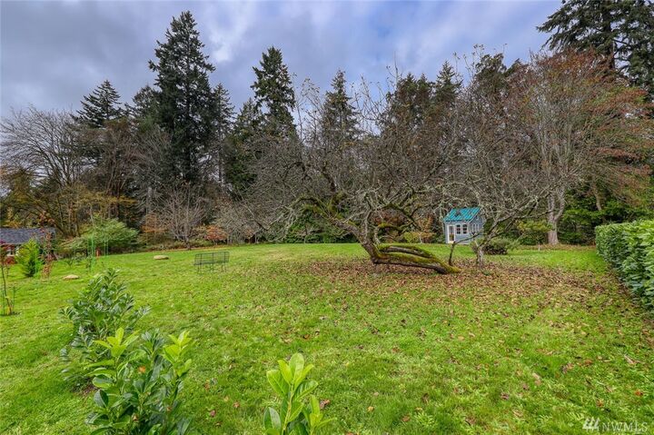 Property Photo:  10791 Sunrise Dr NE Lot B  WA 98110 