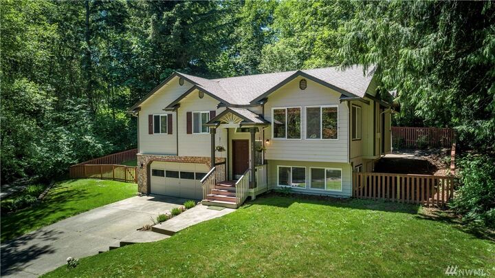 Property Photo:  888 Collins Creek Lane E  WA 98366 