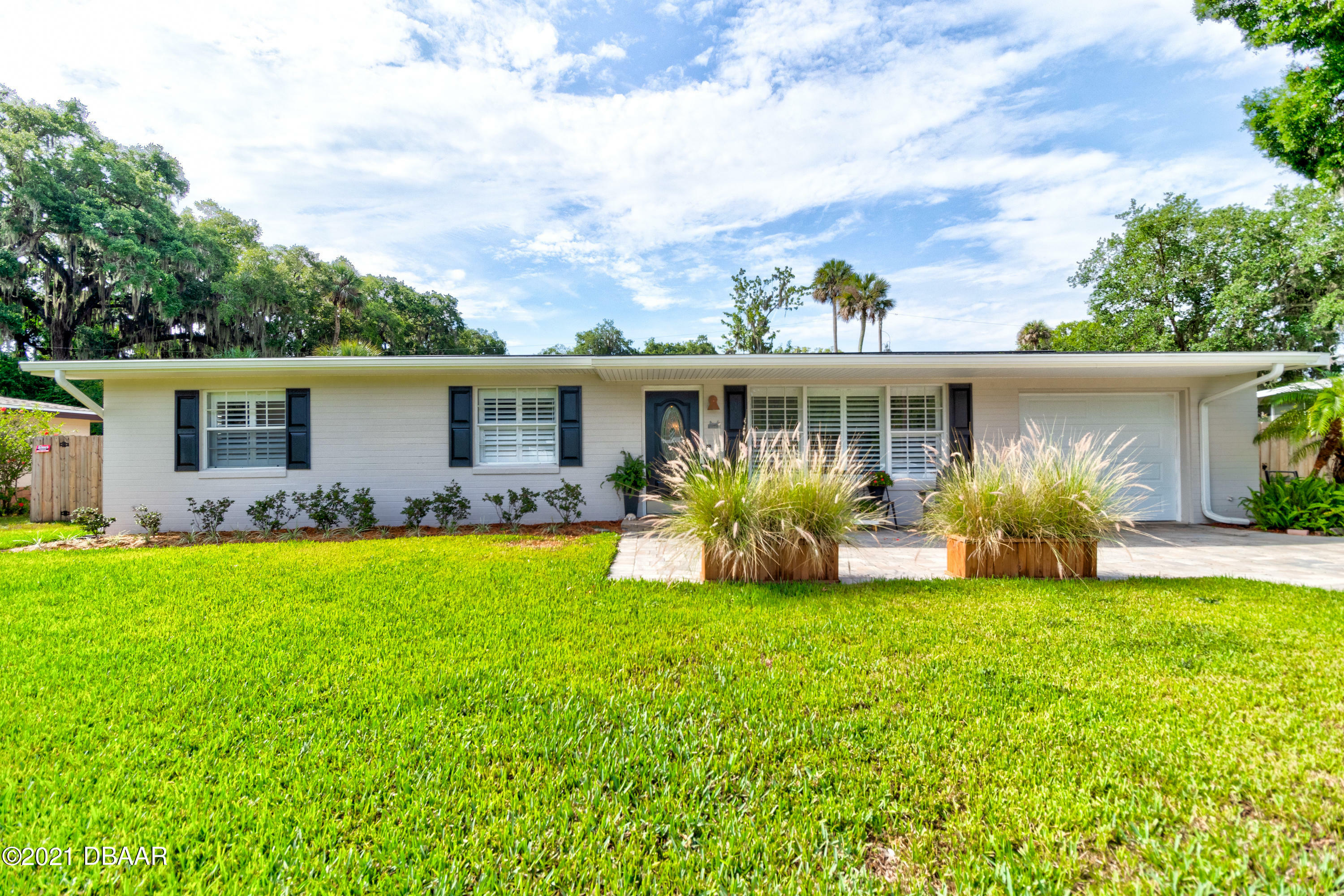 Property Photo:  869 Pineapple Road  FL 32119 