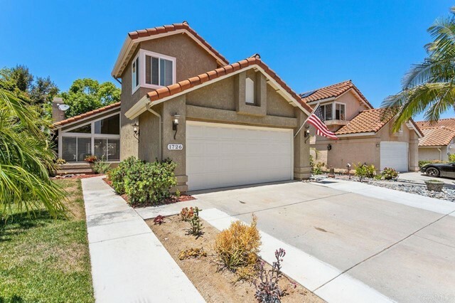 Property Photo:  1726 Avenida Alta Mira  CA 92056 