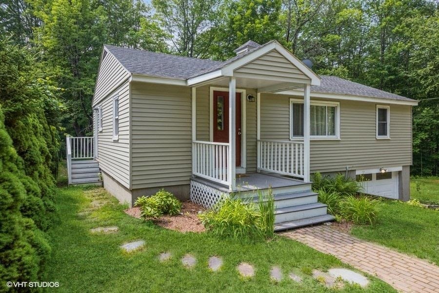 Property Photo:  254 Meadow Road  NH 03070 