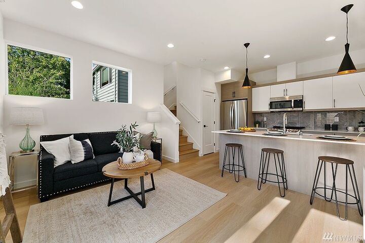 Property Photo: 906 A NW 56th St WA 98107