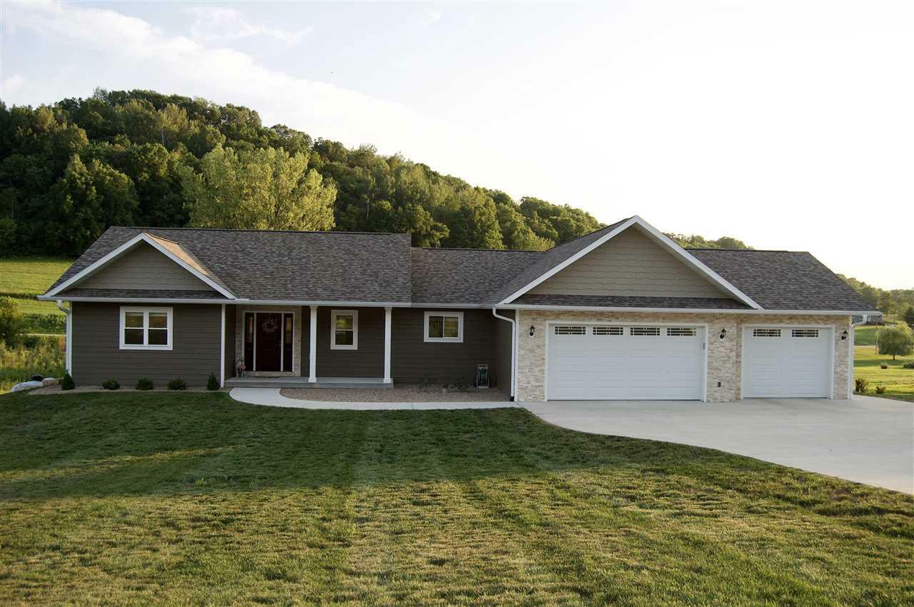 Property Photo:  26321 Pheasant Trail Ln  WI 53581 