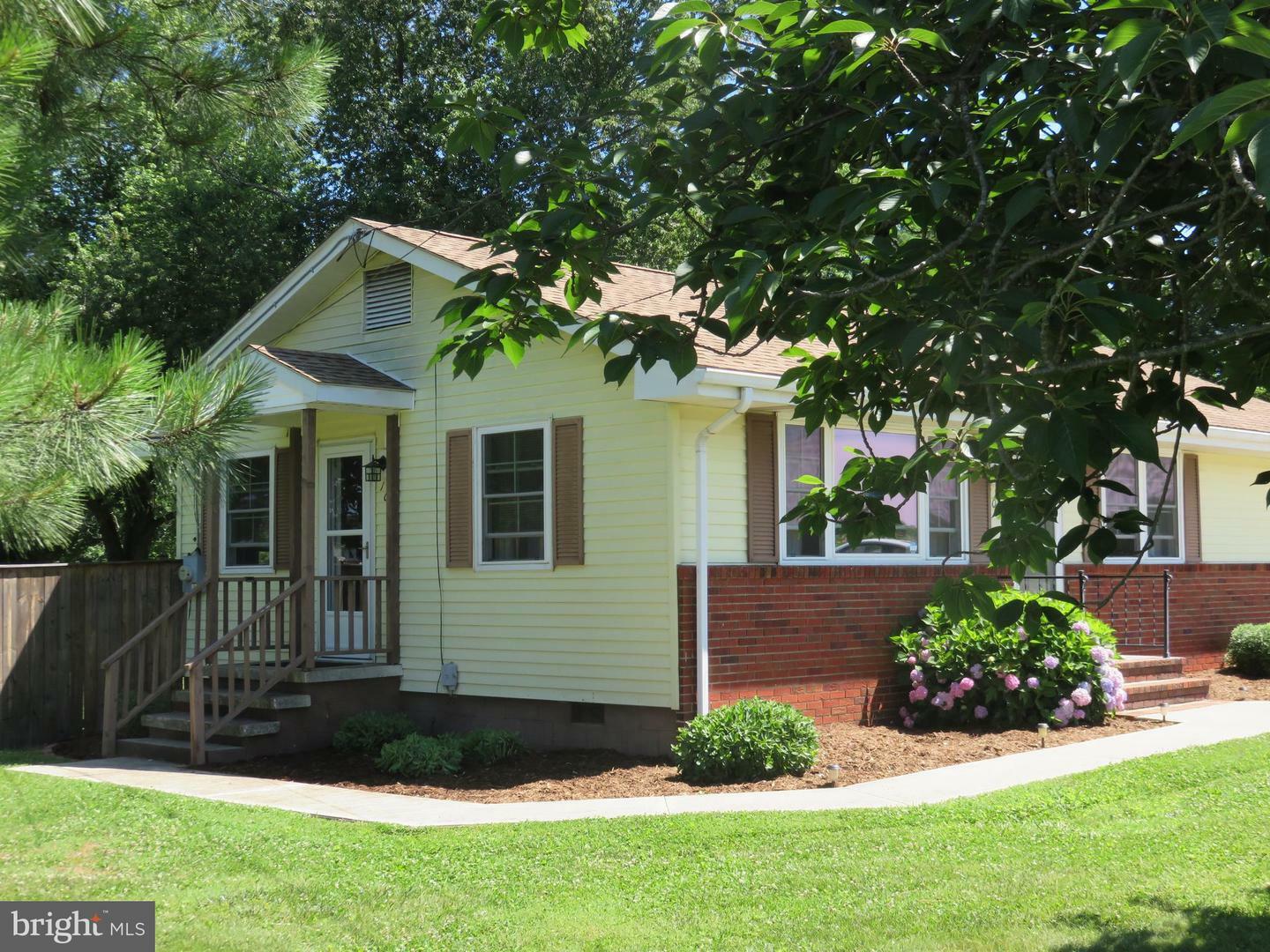 Property Photo:  106 Cross Street  MD 21635 