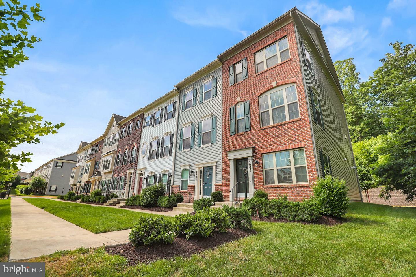 Property Photo: 4600 Potomac Highlands Circle VA 22172