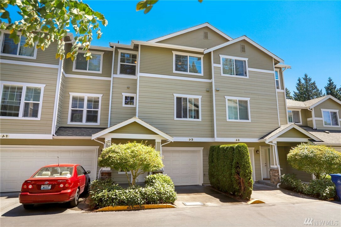 Property Photo:  15 164th St SW J2  WA 98012 