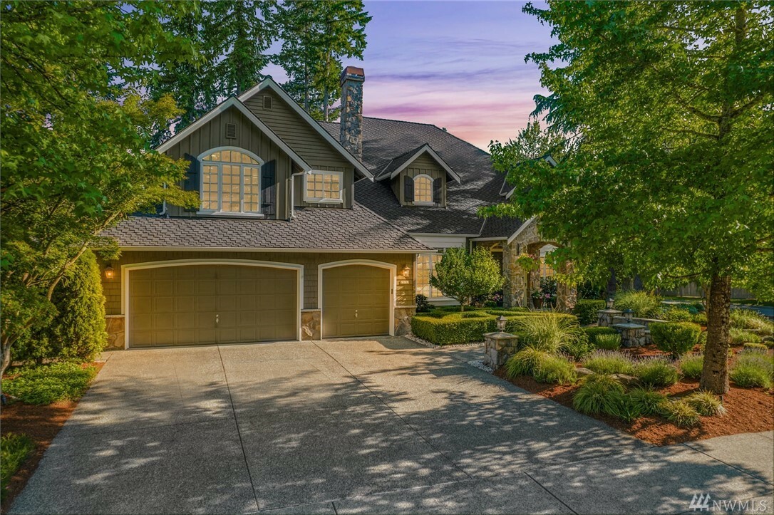 Property Photo:  25753 SE 31st Place  WA 98075 