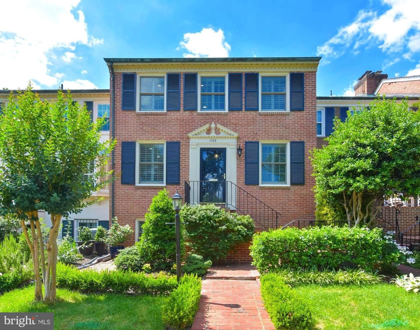 Property Photo: 1709 Belle Haven Road VA 22307