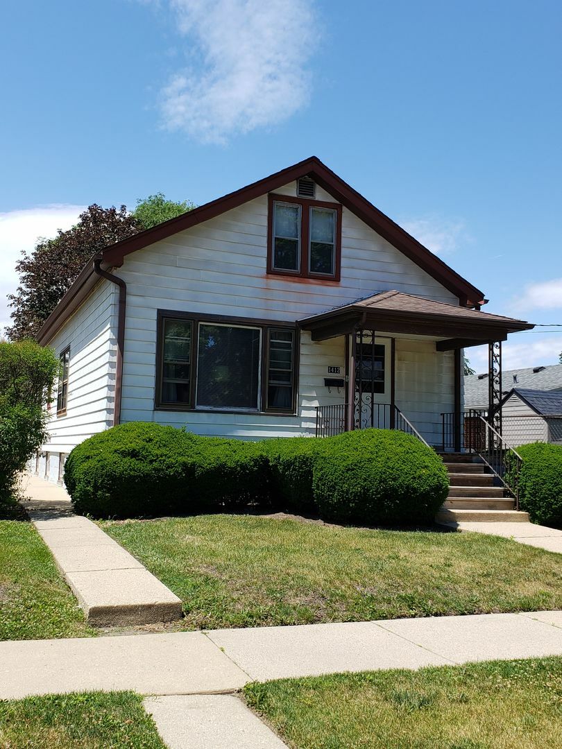 Property Photo:  1412 White Street  IL 60018 