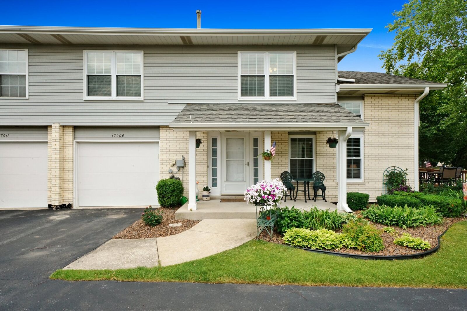 Property Photo:  17009 Circle Drive  IL 60477 