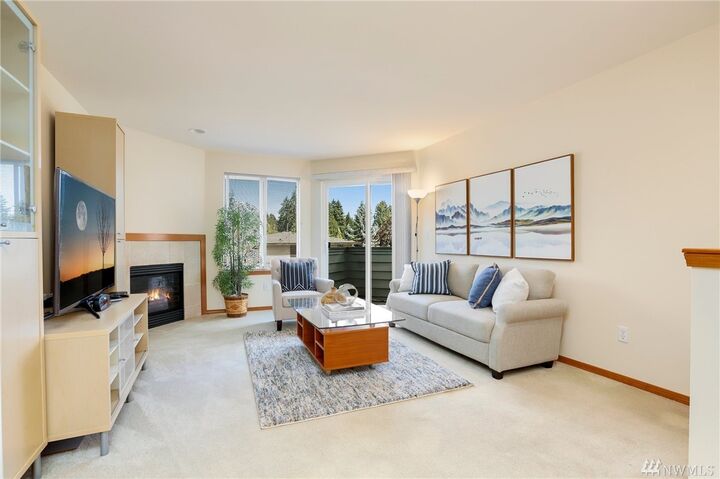 Property Photo: 13711 Greenwood Ave N WA 98133