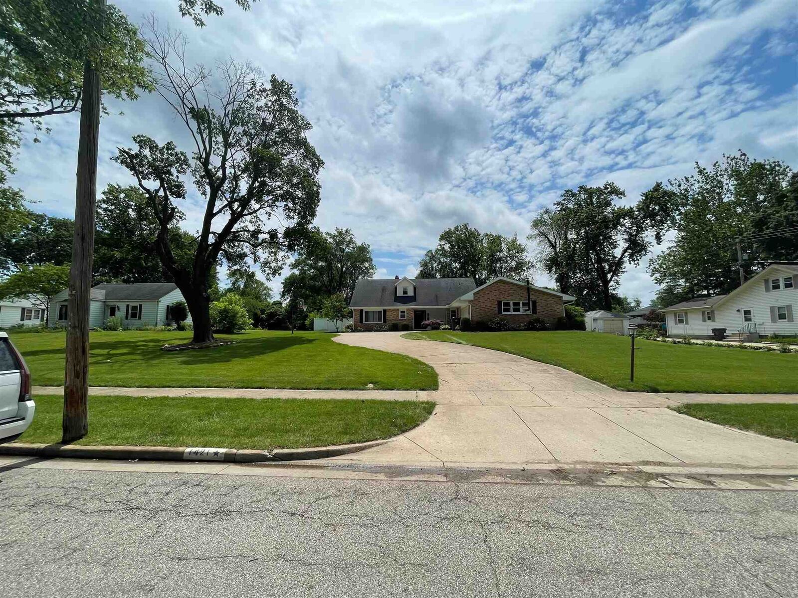 Property Photo:  1421 Lawndale Road  IN 46514