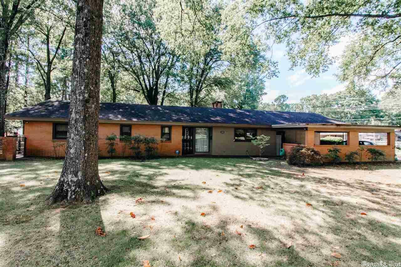 Property Photo:  1801 Sherwood Drive  AR 72401 