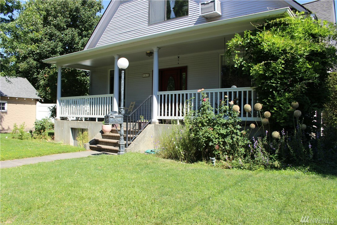 Property Photo:  507 Lincoln St  WA 99362 