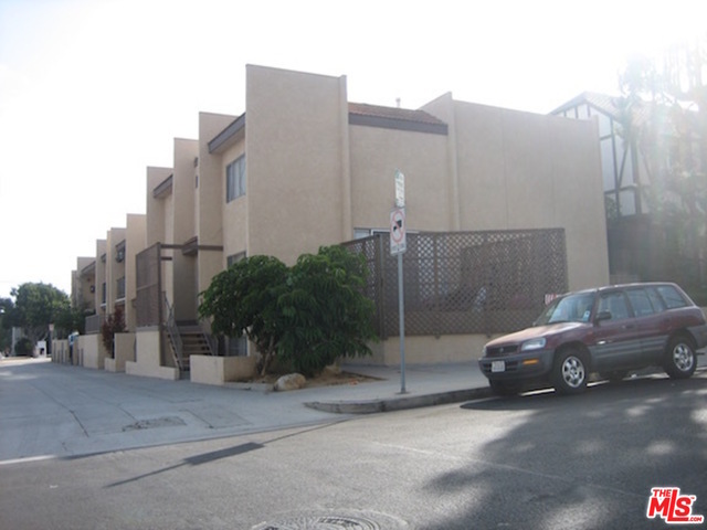 Property Photo: 1144 21st St 6 CA 90403
