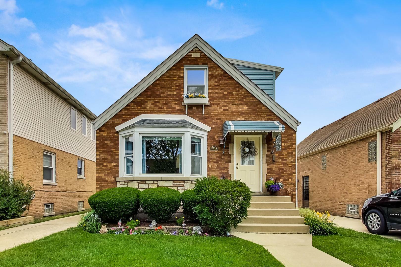 Property Photo:  7317 N Octavia Avenue  IL 60631 
