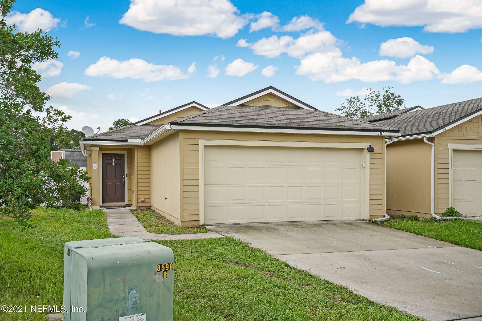 Property Photo:  8597 Julia Marie Circle  FL 32210 