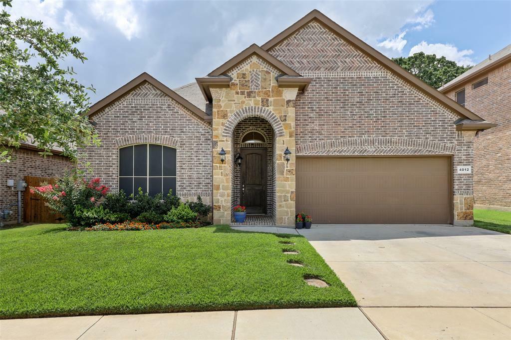 Property Photo:  4012 Crosstrees Drive  TX 76210 