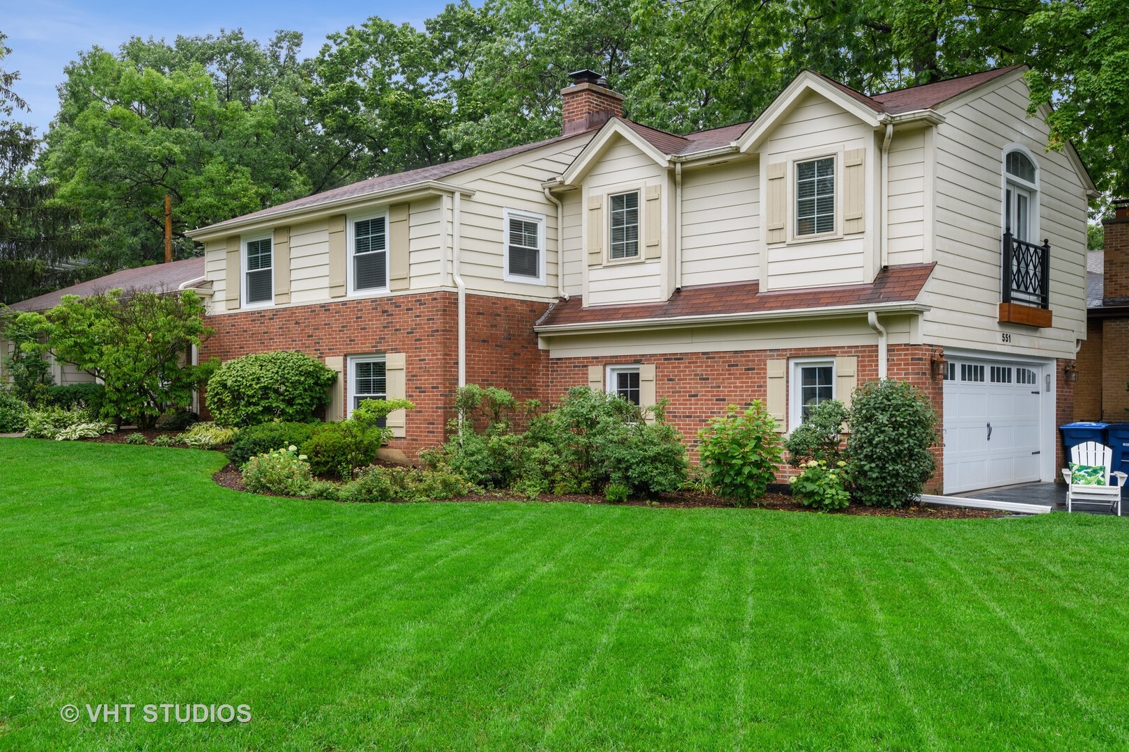 Property Photo: 551 Woodvale Avenue IL 60015