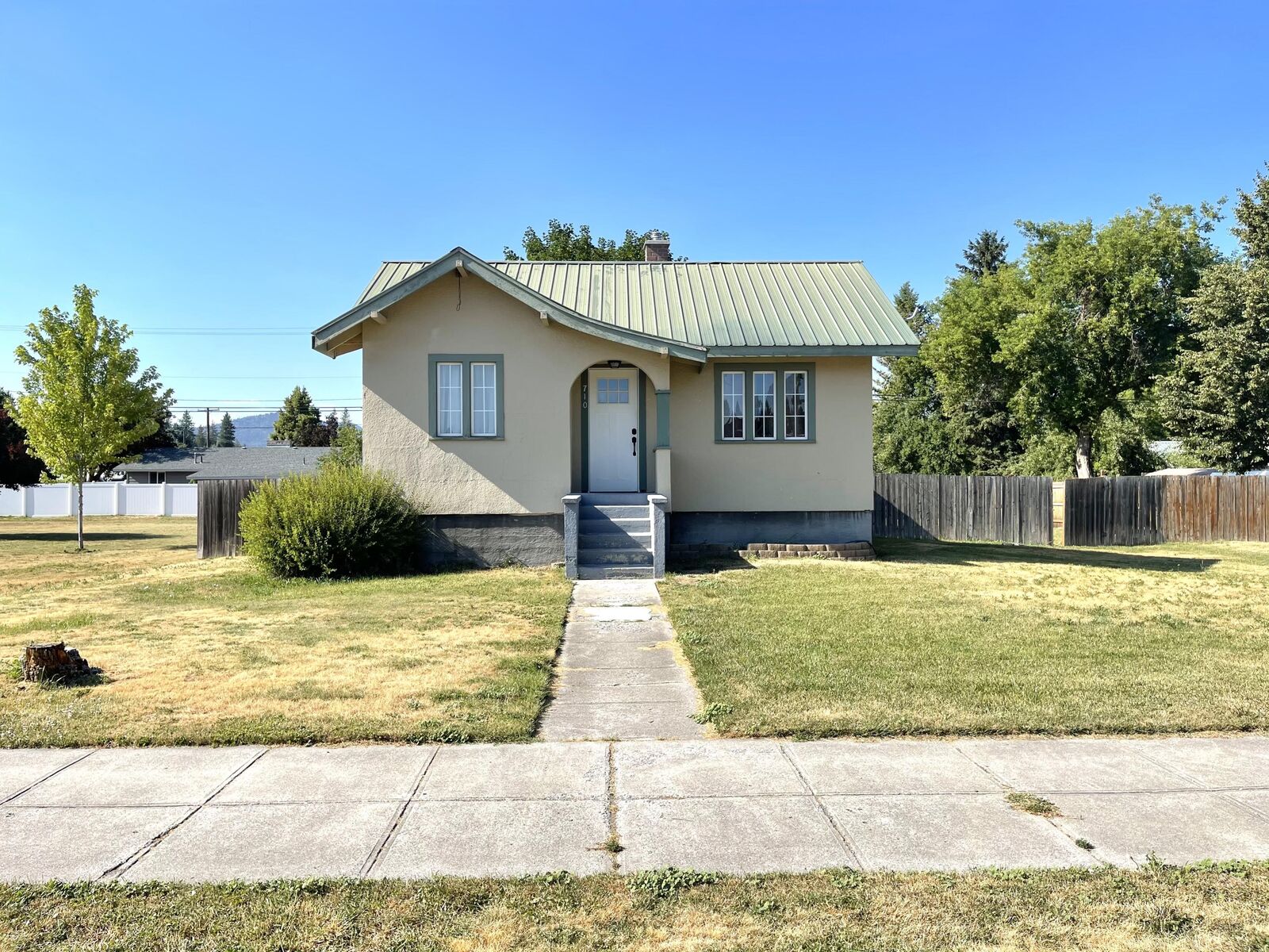 Property Photo:  710 W Main Ave  WA 99109 