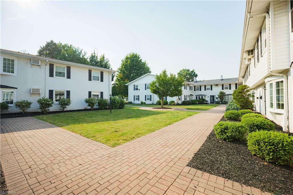 Property Photo: 4 Meadowlawn Drive 4-16 OH 44060