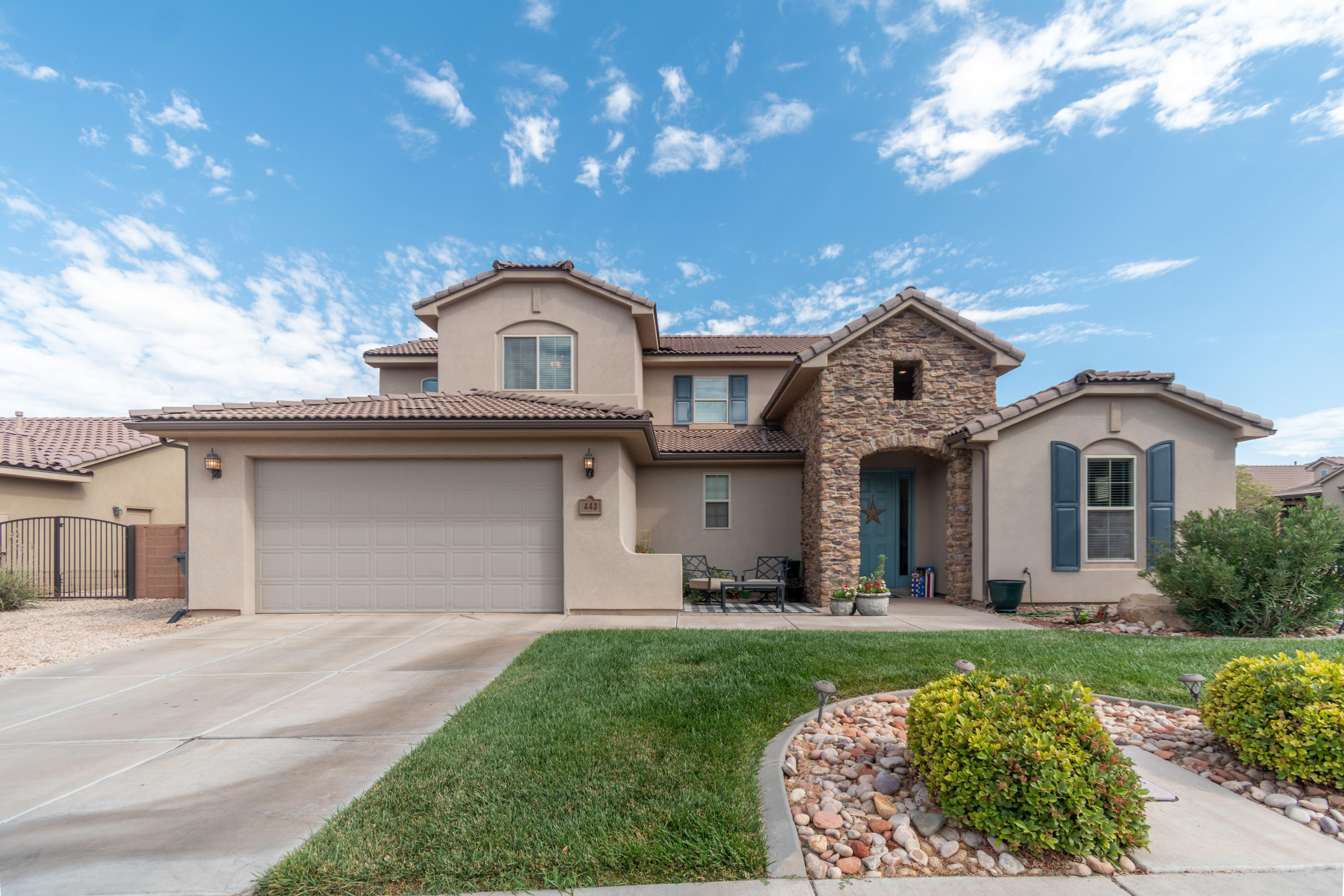 Property Photo: 443 E Paris Dr UT 84790