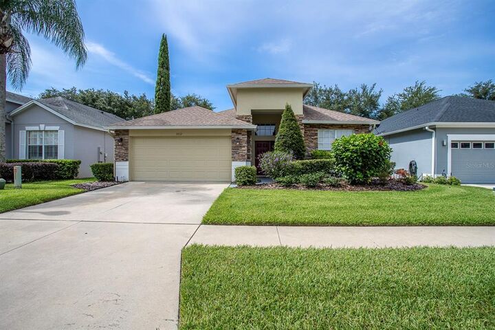 Property Photo: 8032 Saint James Way FL 32757