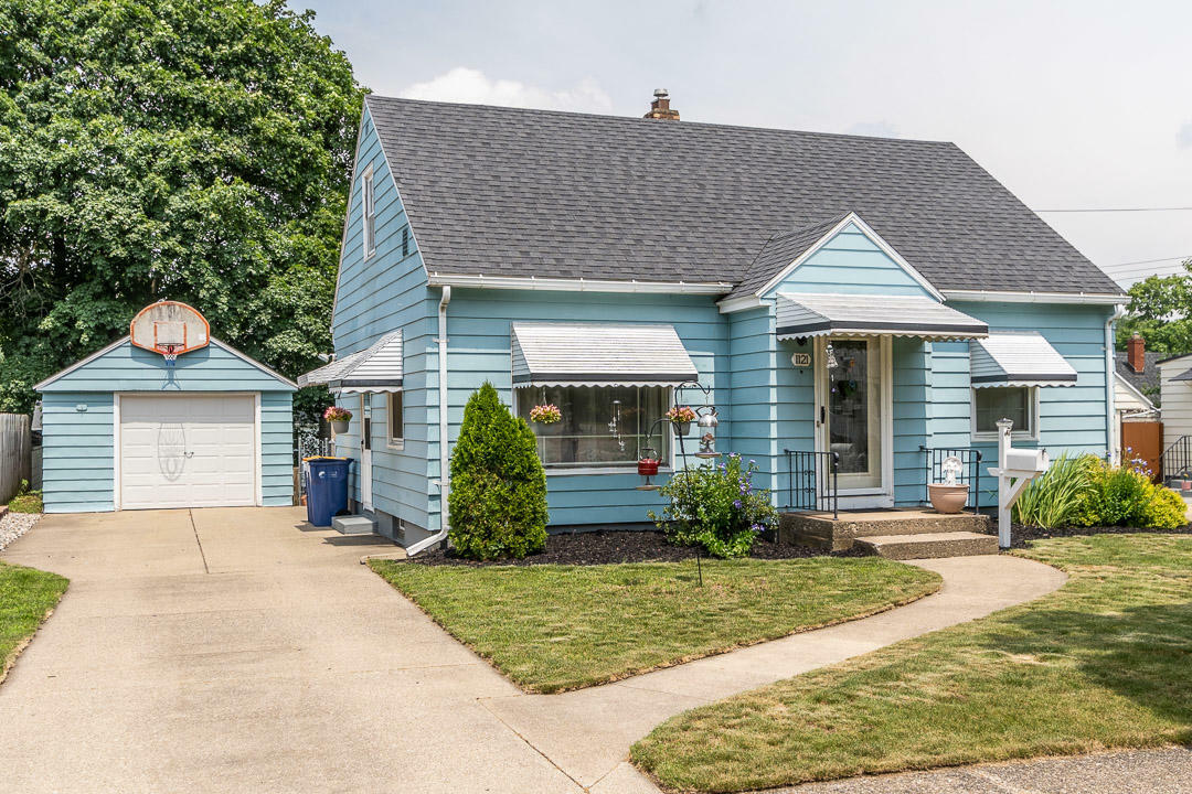 Property Photo:  1121 Ecklund Street NE  MI 49505 