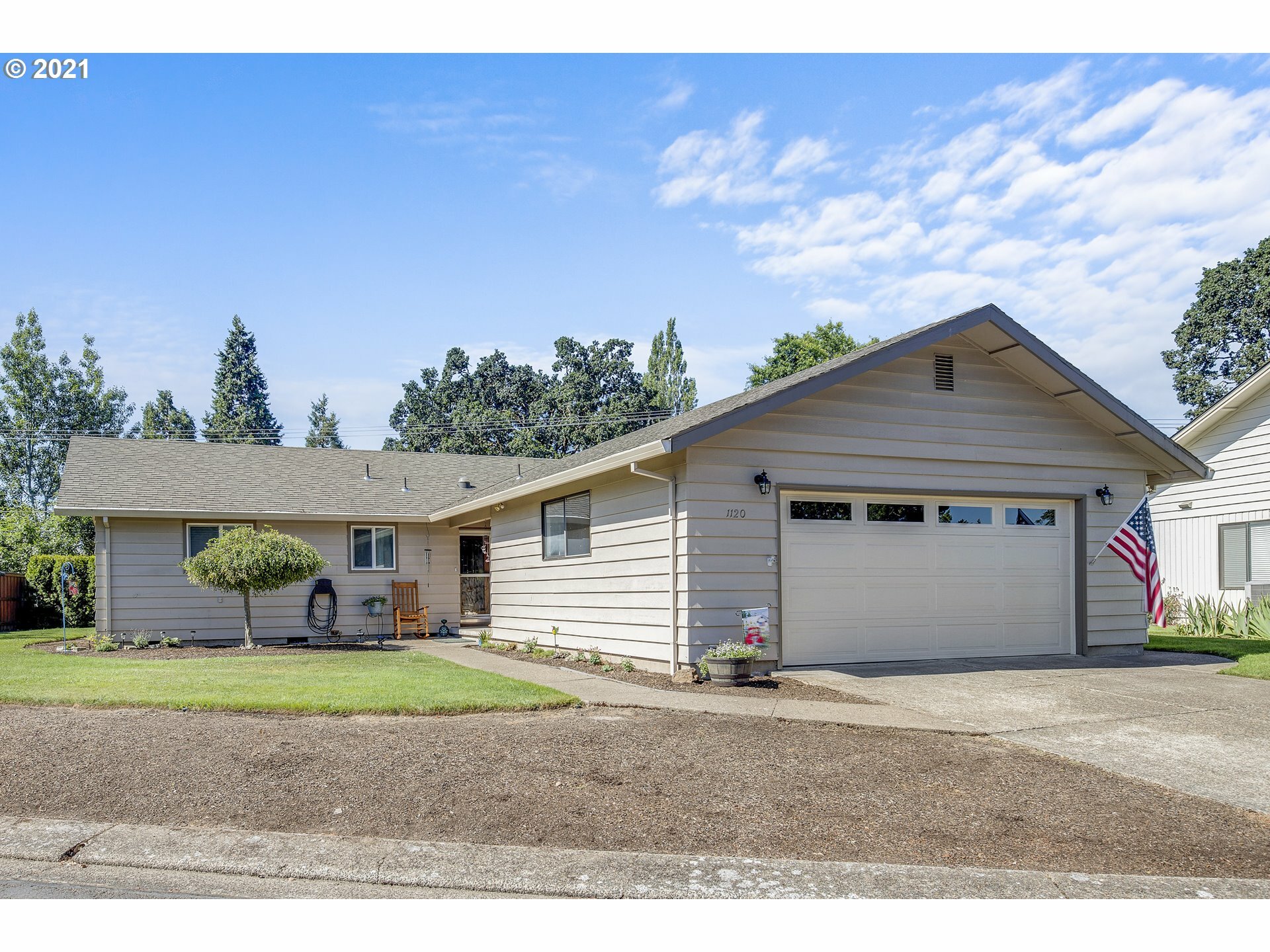 Property Photo:  1120 NW Sunnywood Ct  OR 97128 