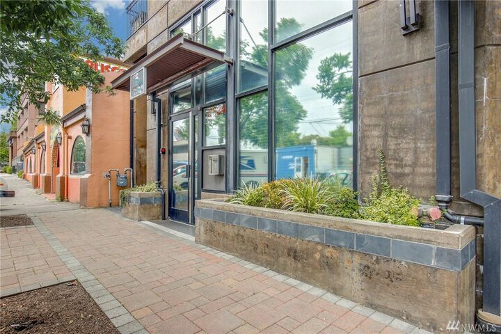 12334 31st Ave NE 207  Seattle WA 98125 photo