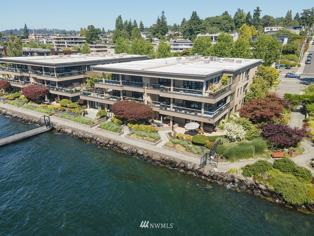 Property Photo:  925 Lake Street S 302  WA 98033 