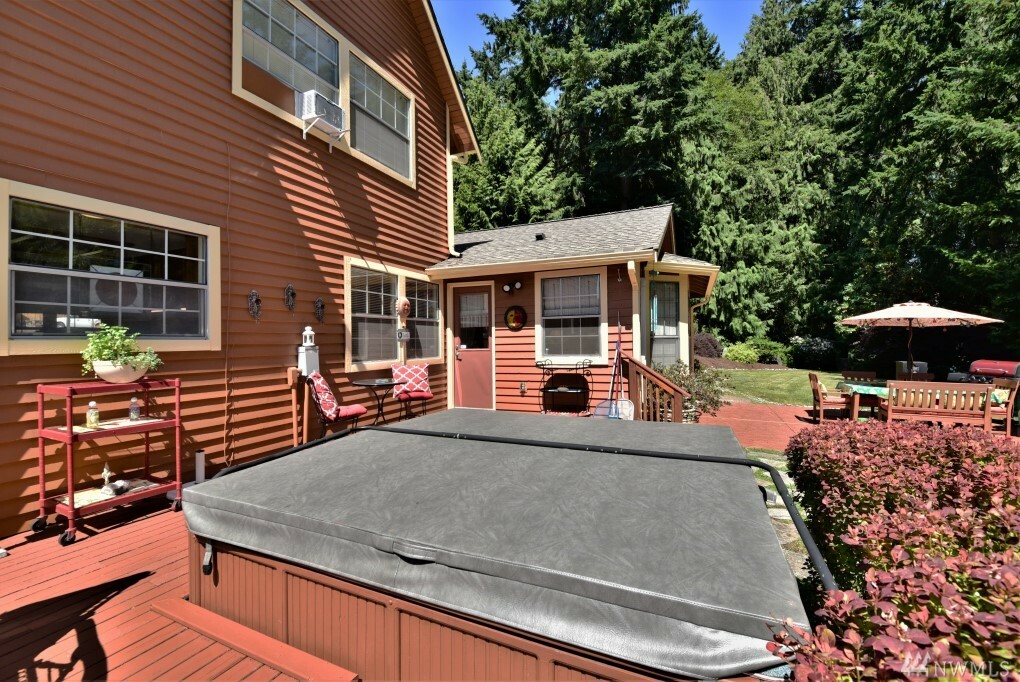 Property Photo:  4472 NW Cascade St  WA 98383 