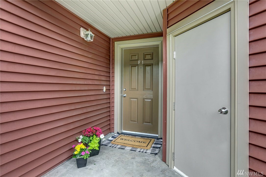 Property Photo: 15325 SE 155th Place F-1 WA 98058