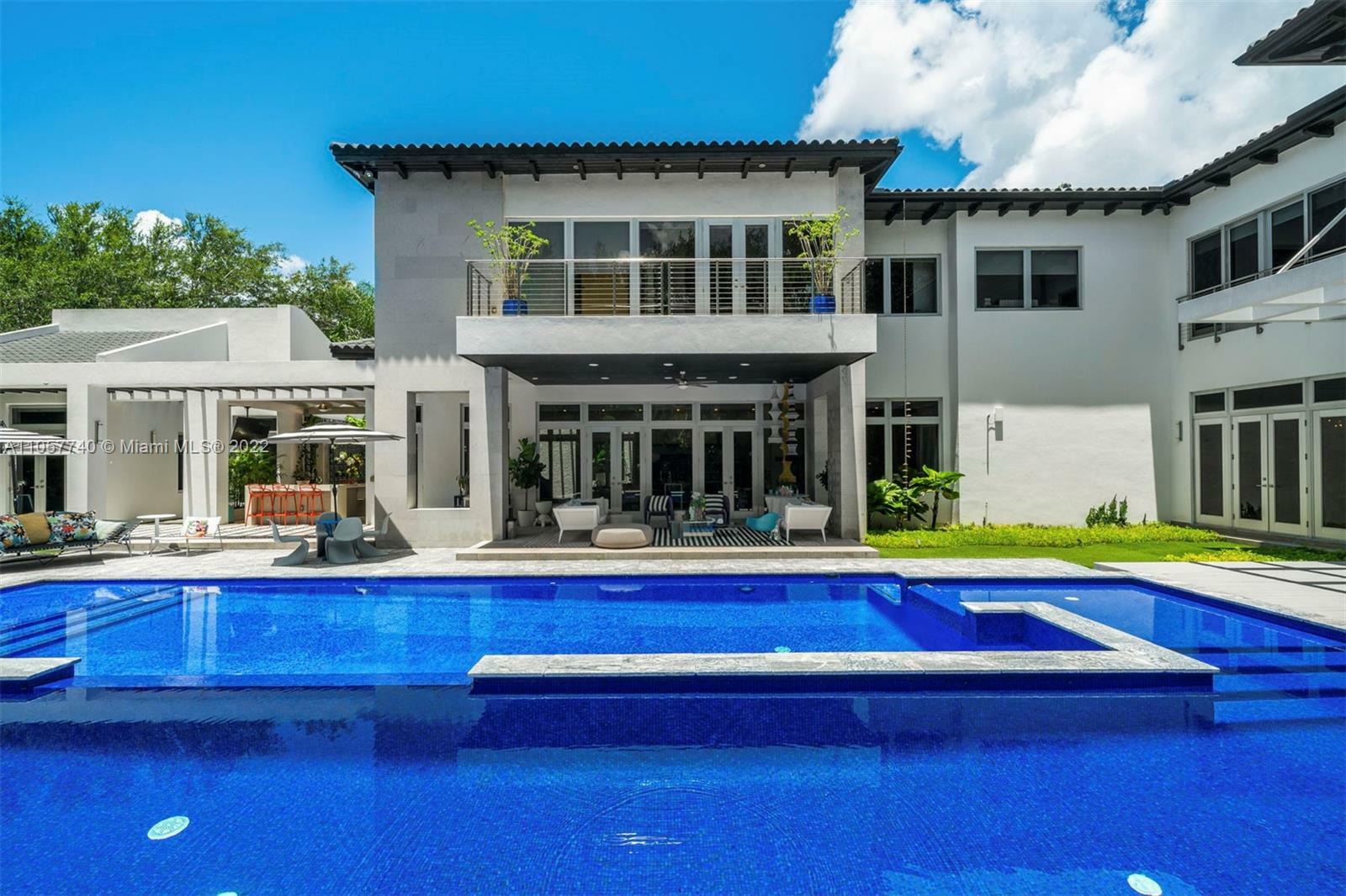 Property Photo: 5030 Davis Road FL 33143