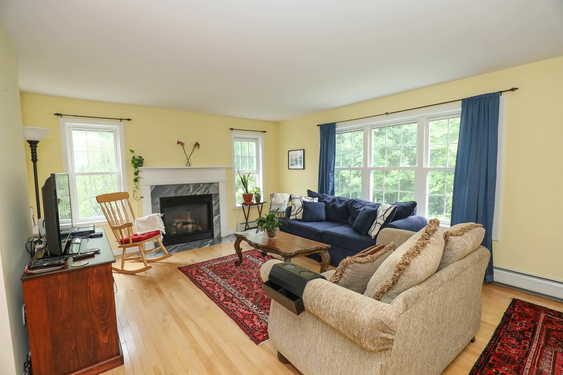 Property Photo:  19 Glen Farm Road  NH 03084-4537 