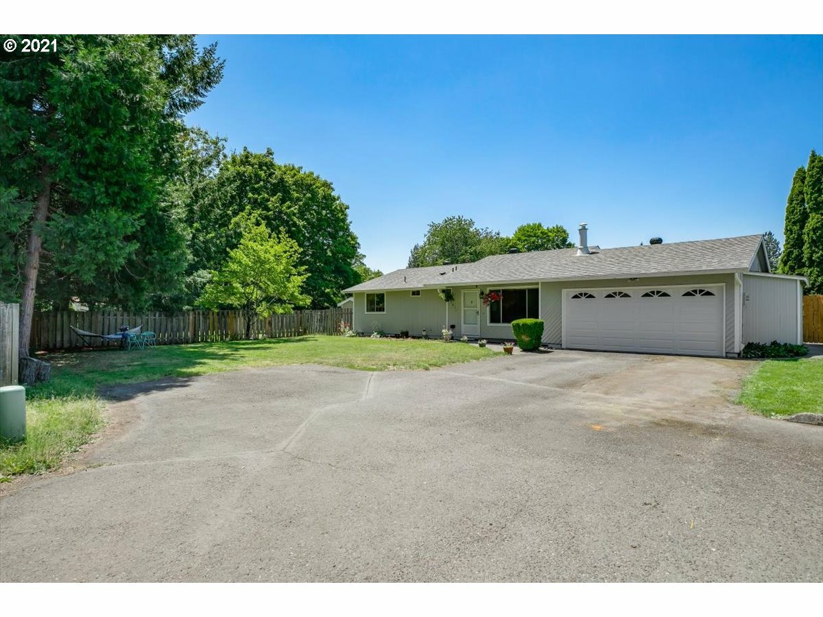 Property Photo: 3611 SE 132nd Ave OR 97236