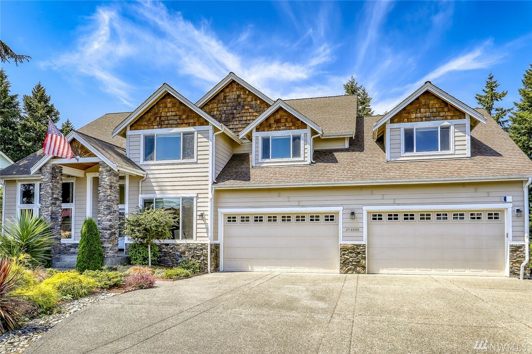 Property Photo: 13225 Bolin Point Place NE WA 98370