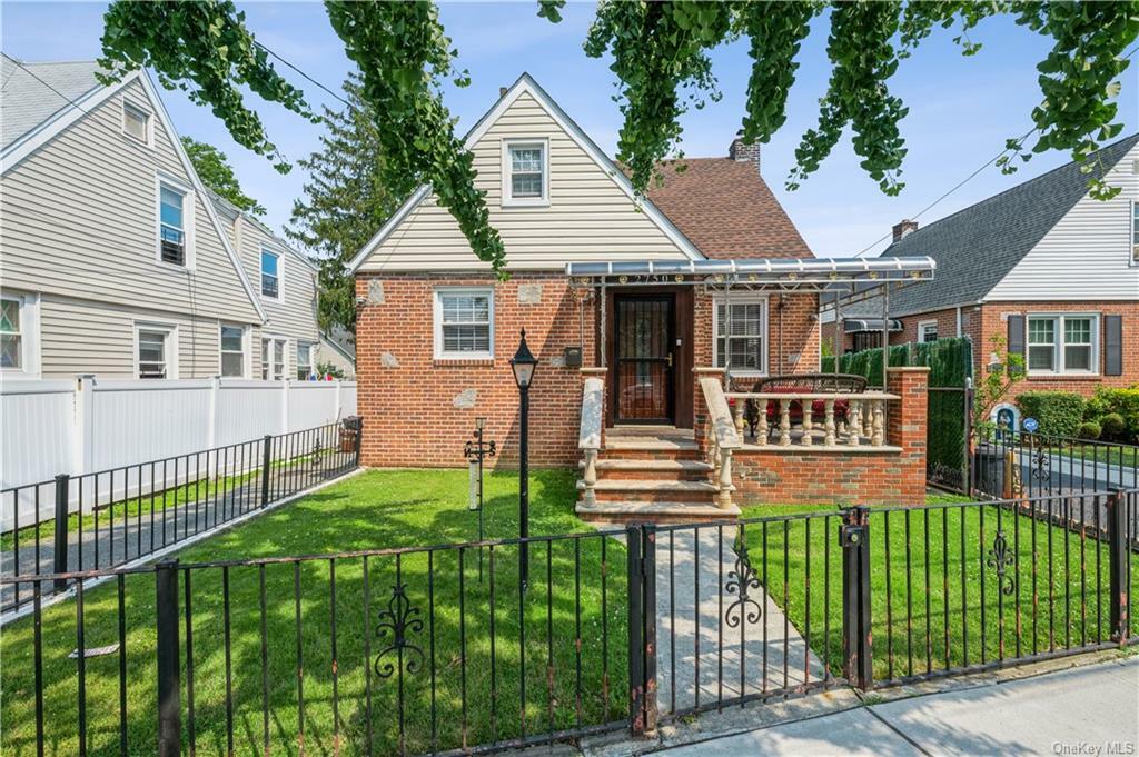 Home for sale in Bronx 2750 Woodhull Avenue, Bronx, NY 10469