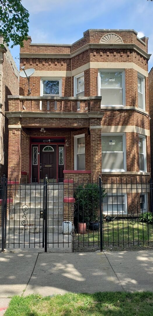 Property Photo:  4818 W Washington Boulevard  IL 60644 