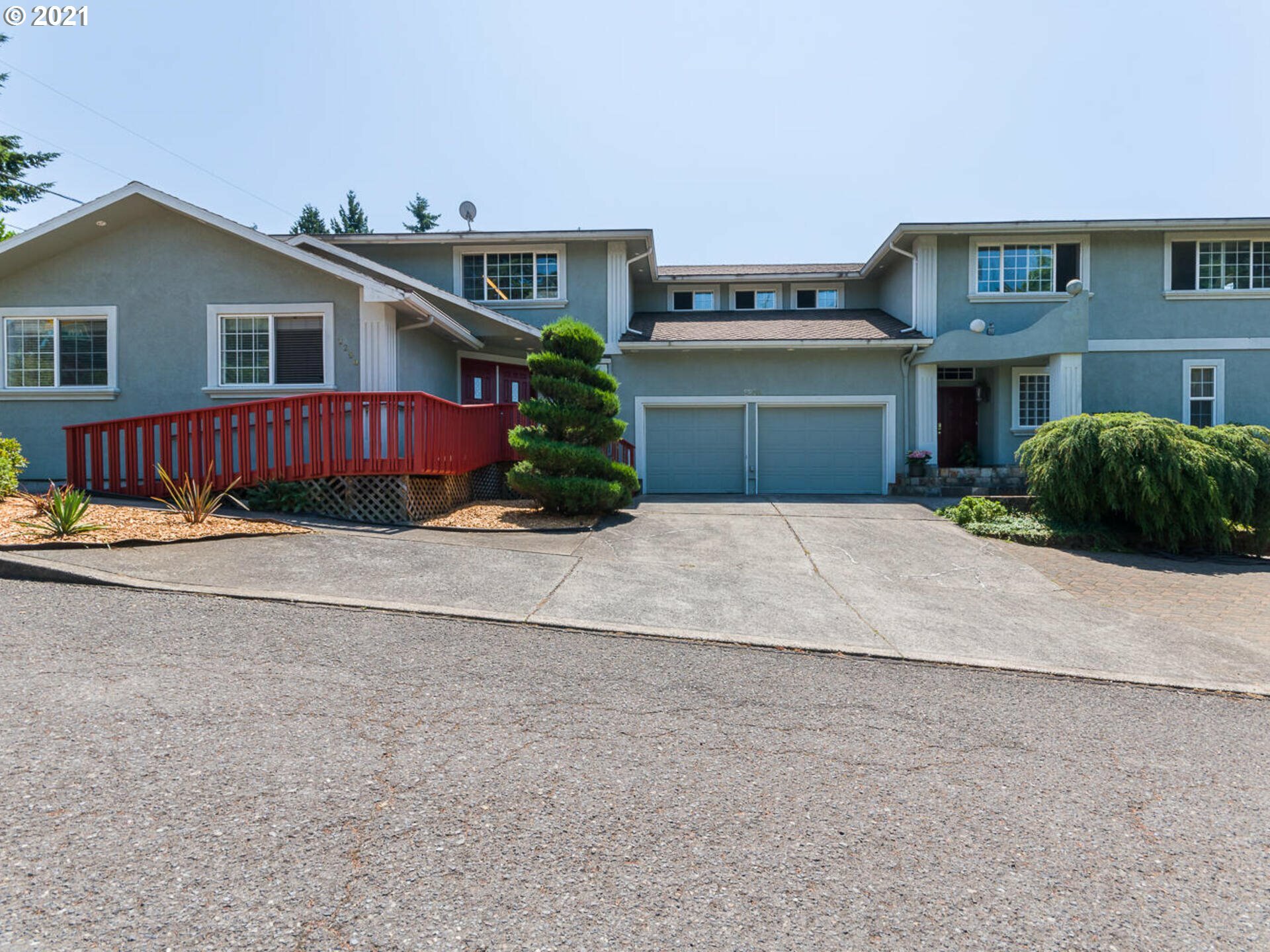 Property Photo: 2250 NW 8th Ct OR 97030