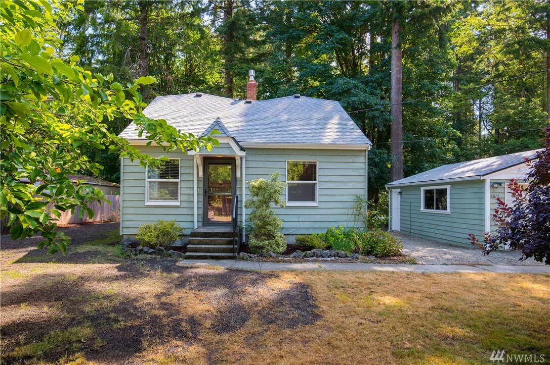 Property Photo: 4877 Eastview Dr WA 98367