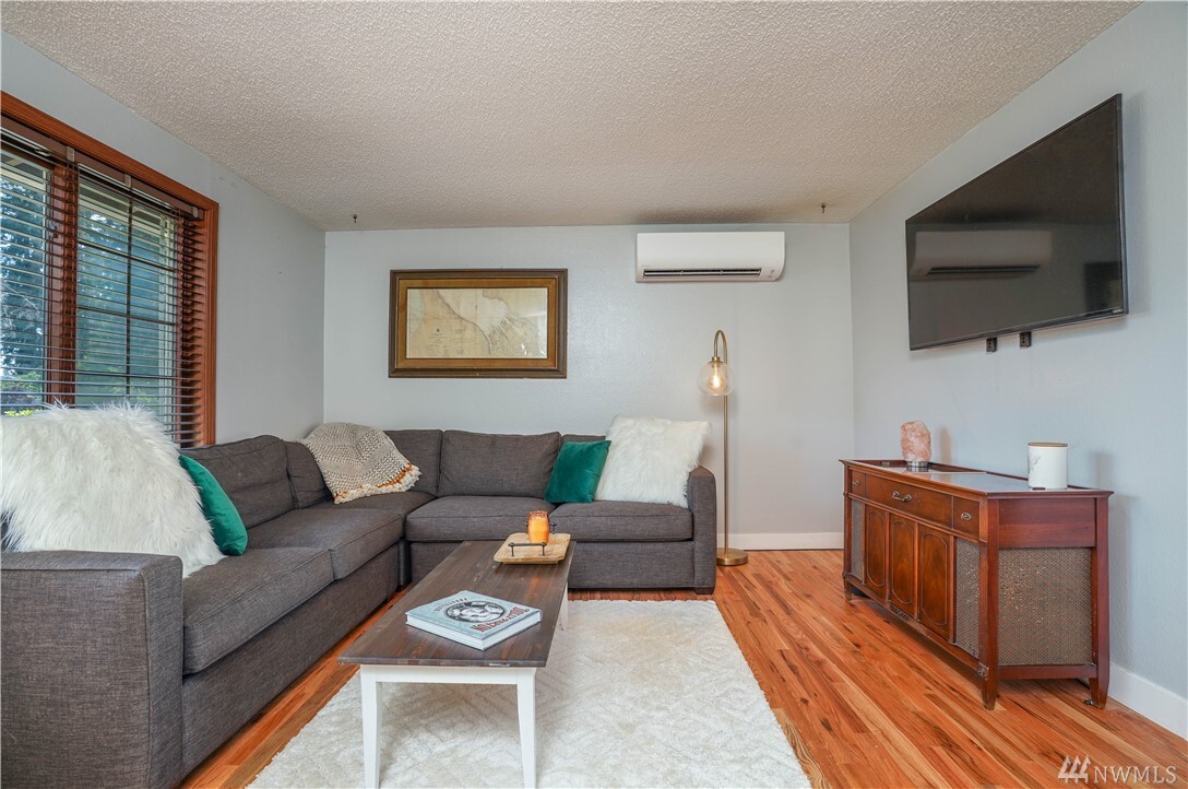 Property Photo: 10715 125th St E WA 98374