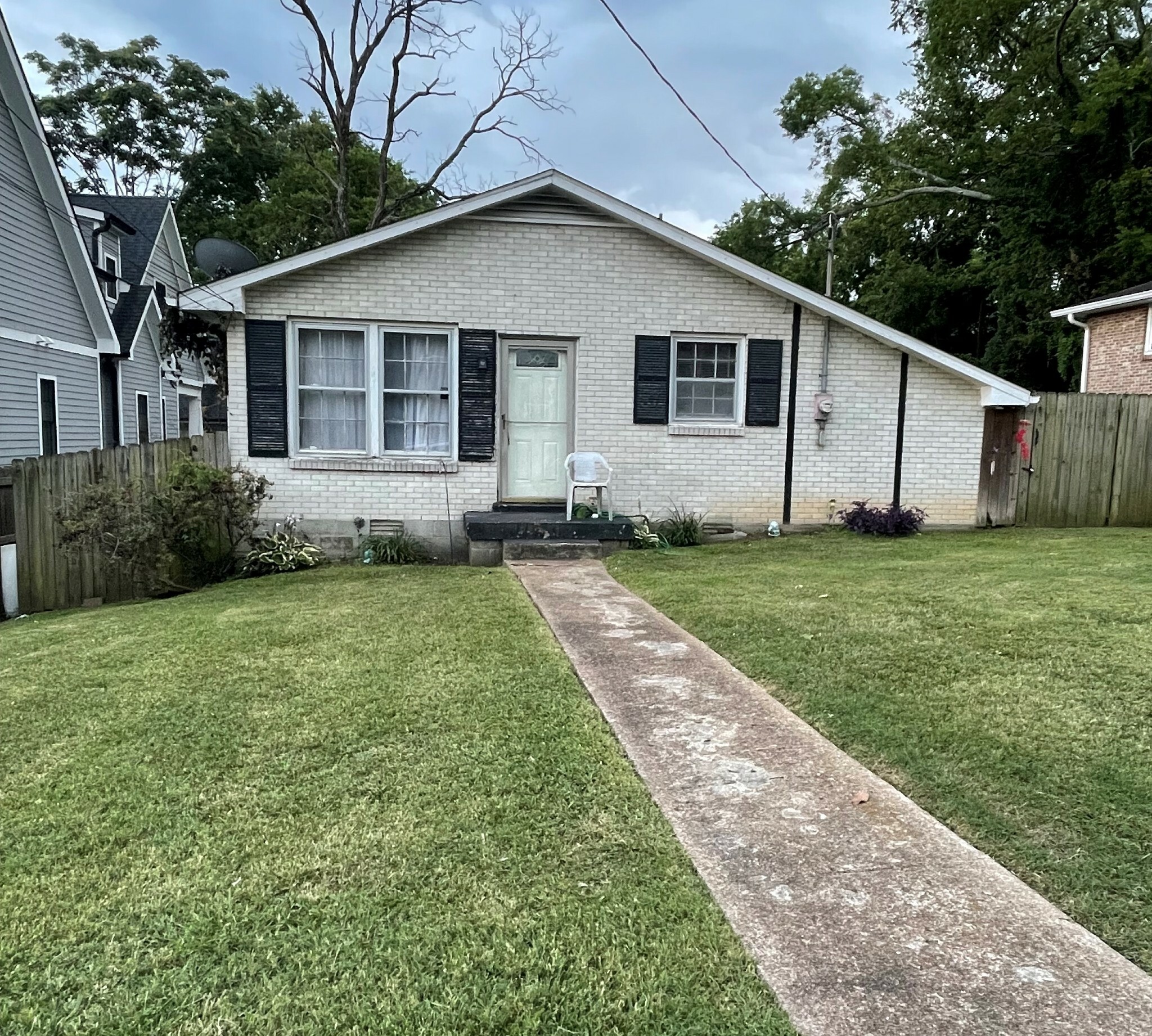 Property Photo: 1005 Bate Ave TN 37204