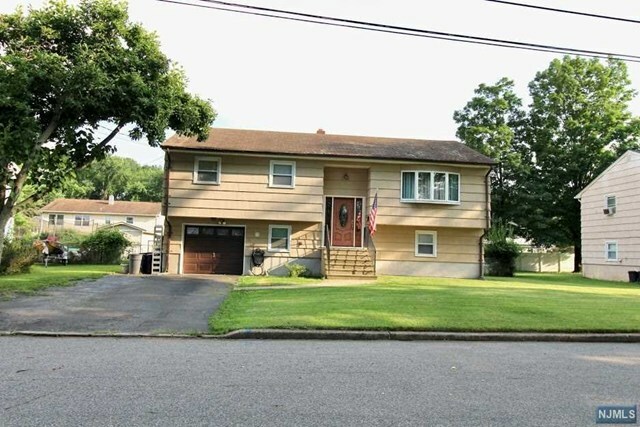 Property Photo:  410 Magnolia Avenue  NJ 07442 