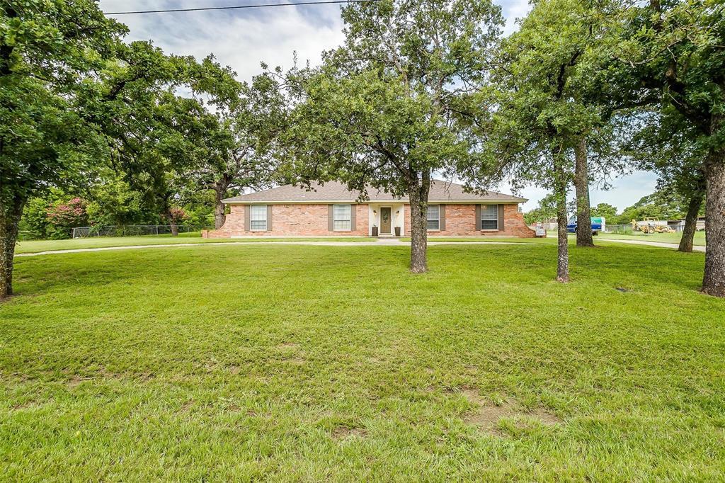 Property Photo: 104 McCullar Road TX 76028