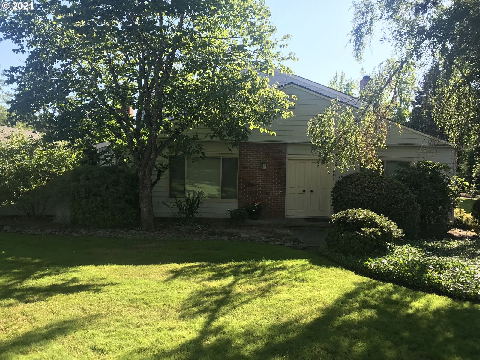 Property Photo:  1600 Boca Ratan Dr  OR 97034 